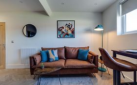 Apt 4 North Marine Villa